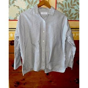 Everlane Grey & White Striped Button down Shirt w 3 quarter sleeves